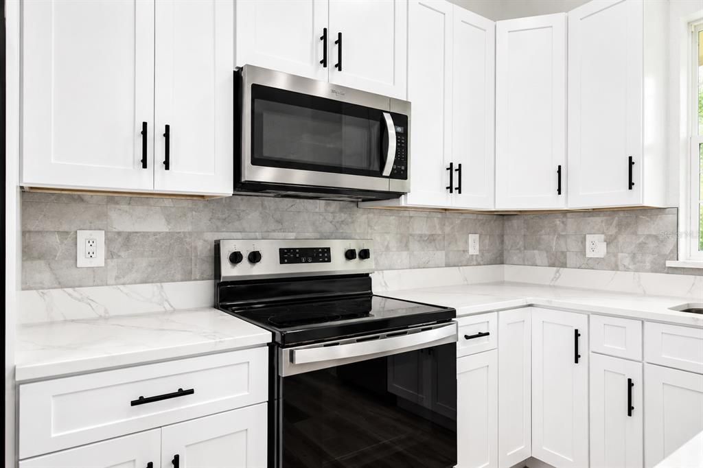 На продажу: $339,900 (3 спален, 3 ванн, 1505 Квадратных фут)