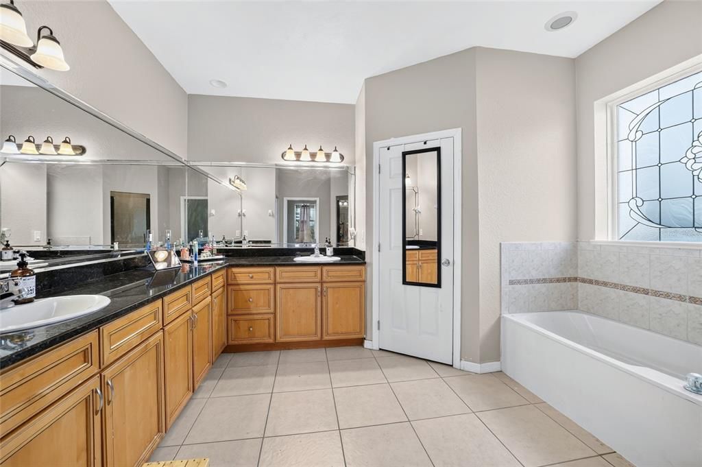 For Sale: $415,000 (4 beds, 3 baths, 2229 Square Feet)