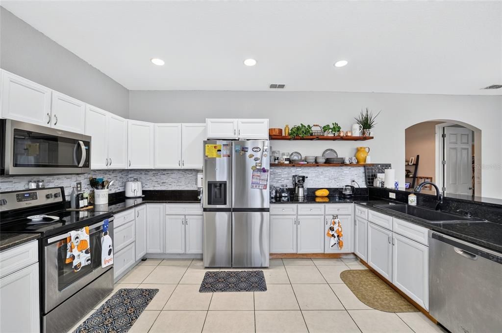 For Sale: $415,000 (4 beds, 3 baths, 2229 Square Feet)