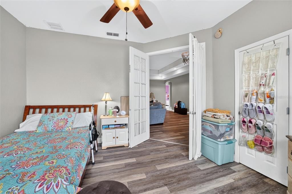 For Sale: $415,000 (4 beds, 3 baths, 2229 Square Feet)