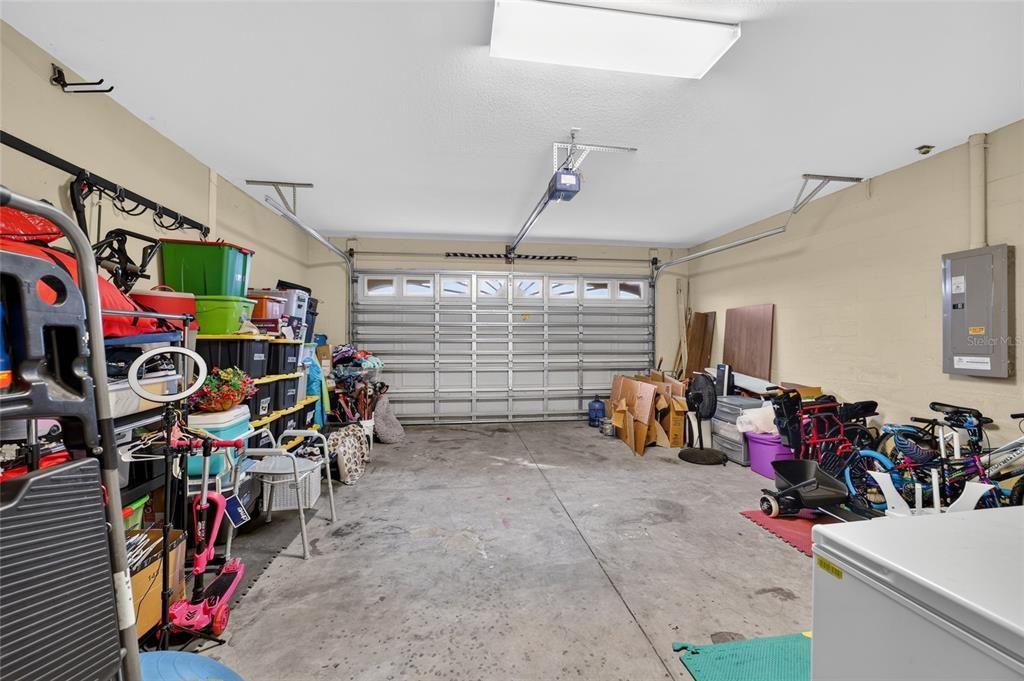 For Sale: $415,000 (4 beds, 3 baths, 2229 Square Feet)