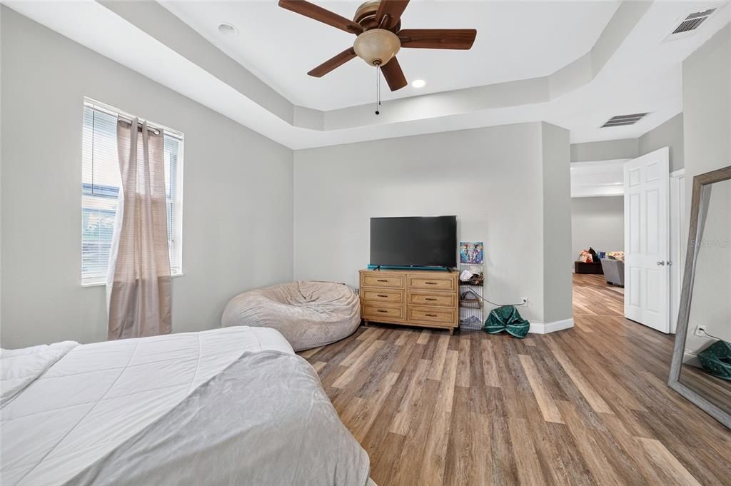 For Sale: $415,000 (4 beds, 3 baths, 2229 Square Feet)