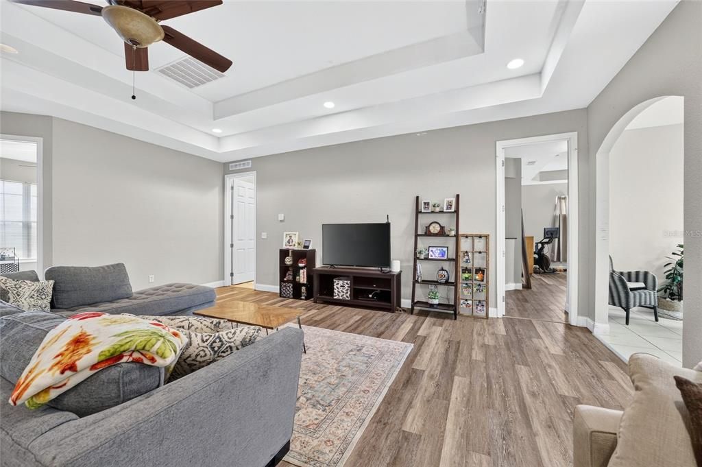 For Sale: $415,000 (4 beds, 3 baths, 2229 Square Feet)