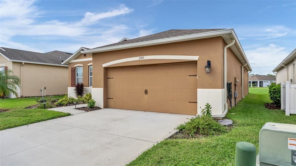 For Sale: $345,000 (3 beds, 2 baths, 1662 Square Feet)