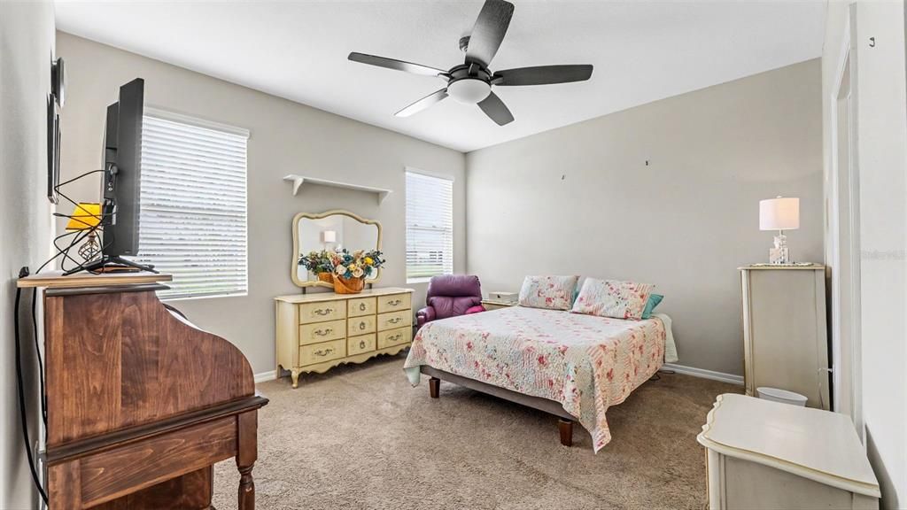 For Sale: $345,000 (3 beds, 2 baths, 1662 Square Feet)