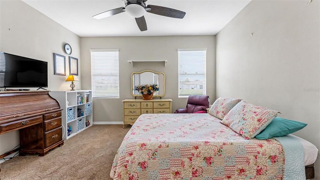 For Sale: $345,000 (3 beds, 2 baths, 1662 Square Feet)