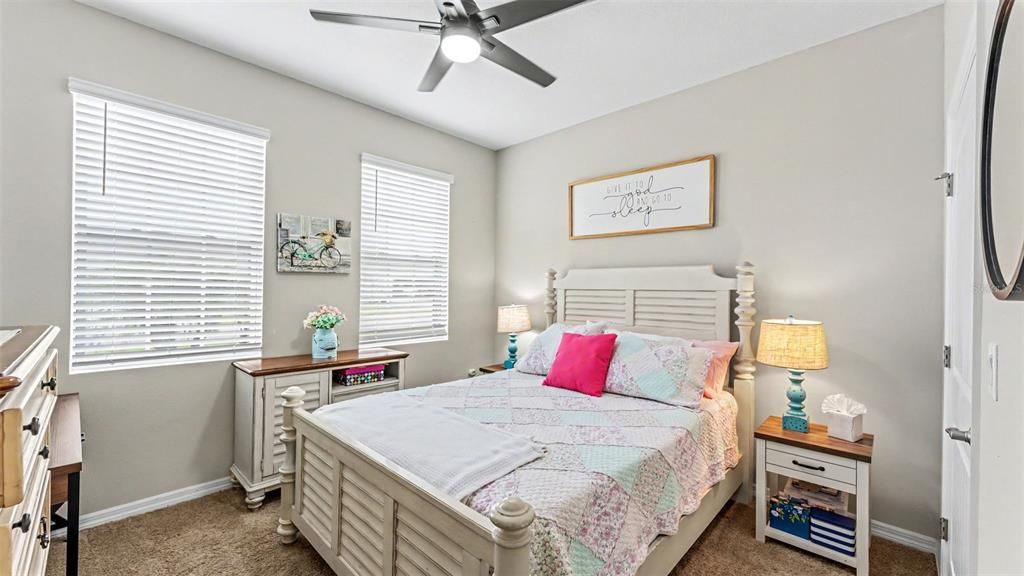 For Sale: $345,000 (3 beds, 2 baths, 1662 Square Feet)
