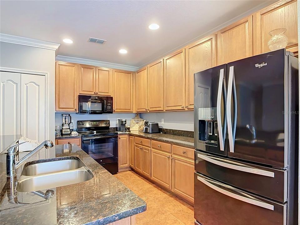 На продажу: $329,000 (4 спален, 2 ванн, 1772 Квадратных фут)