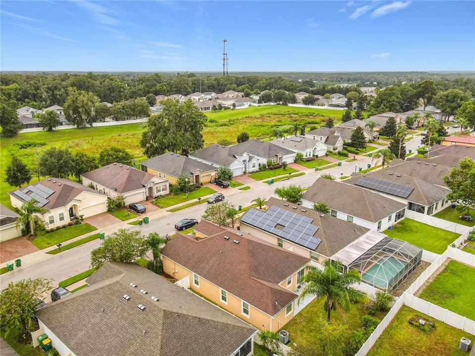 На продажу: $329,000 (4 спален, 2 ванн, 1772 Квадратных фут)