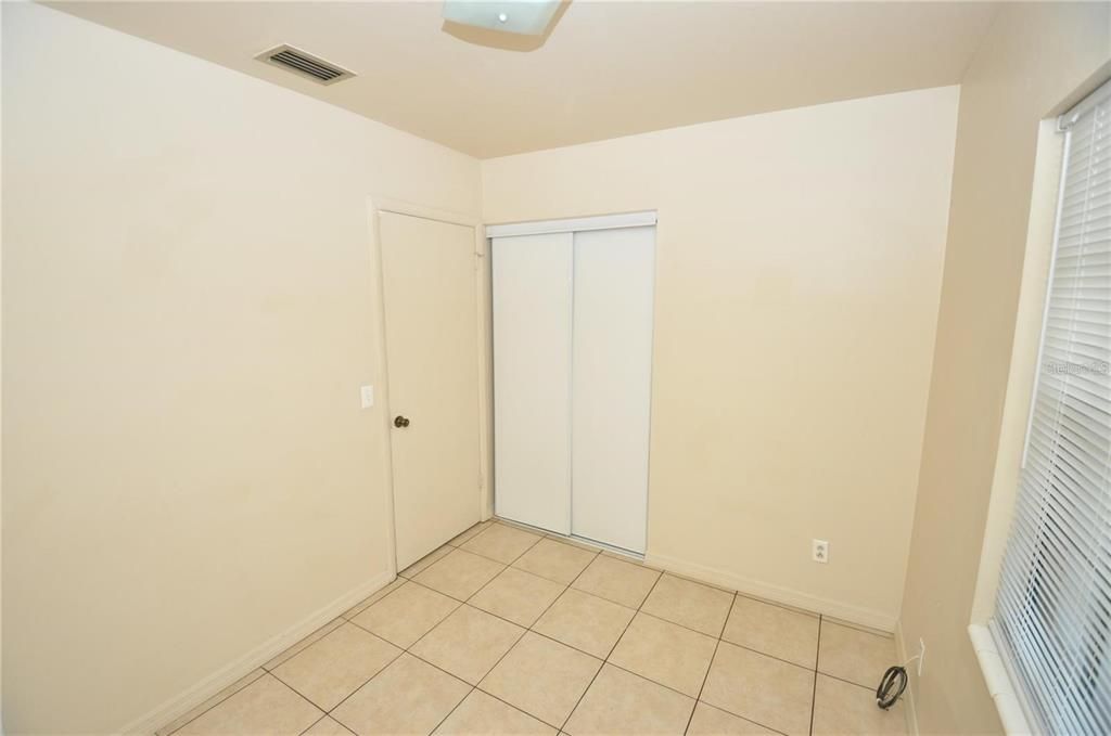 В аренду: $1,595 (3 спален, 2 ванн, 960 Квадратных фут)