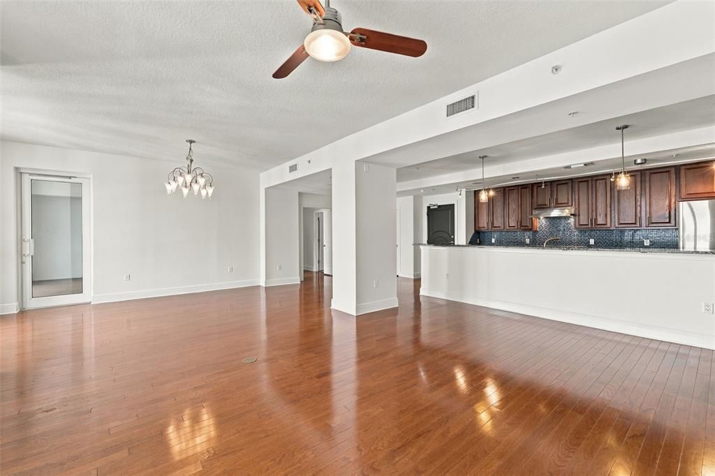 В аренду: $3,900 (2 спален, 2 ванн, 1749 Квадратных фут)