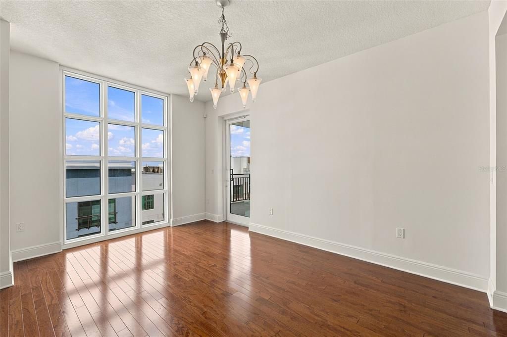 В аренду: $3,900 (2 спален, 2 ванн, 1749 Квадратных фут)