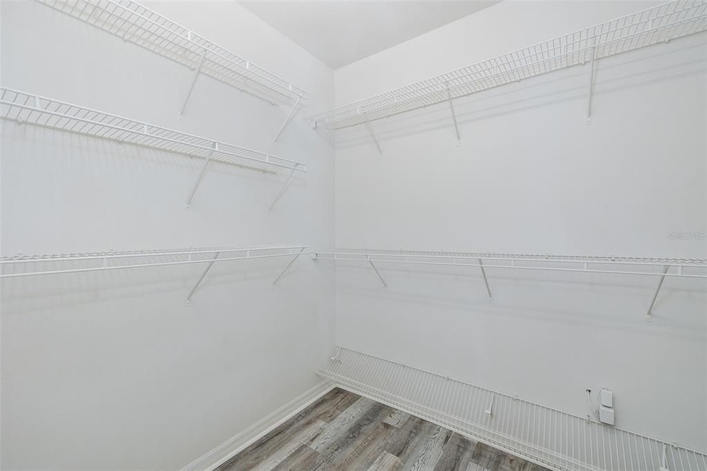 На продажу: $449,900 (4 спален, 3 ванн, 2453 Квадратных фут)