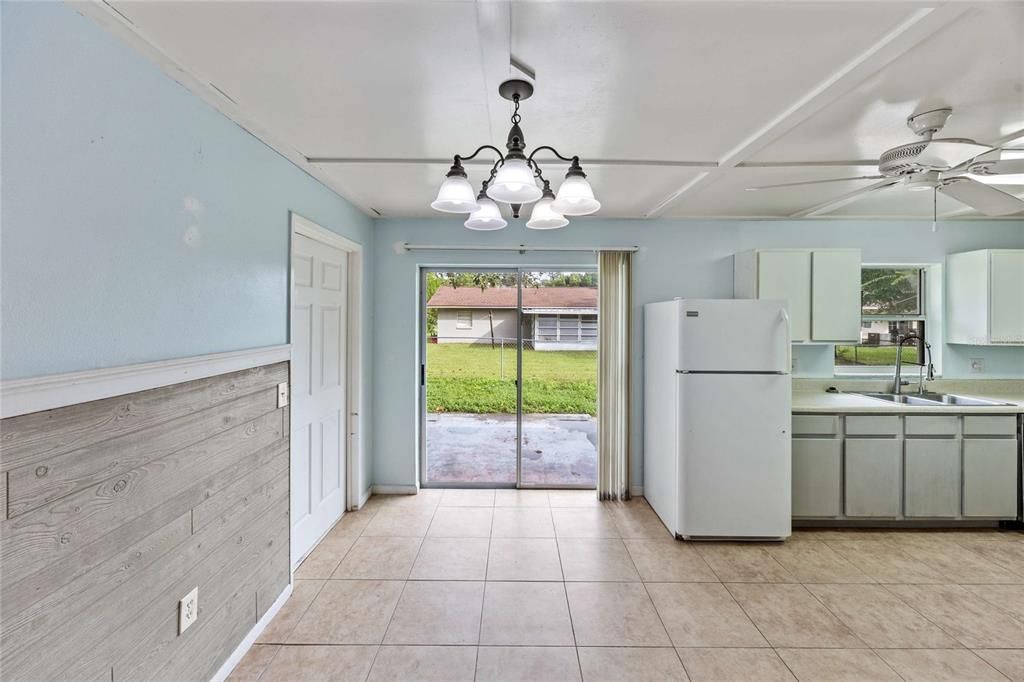 For Sale: $200,000 (3 beds, 2 baths, 1512 Square Feet)