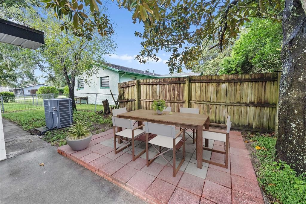For Sale: $200,000 (3 beds, 2 baths, 1512 Square Feet)
