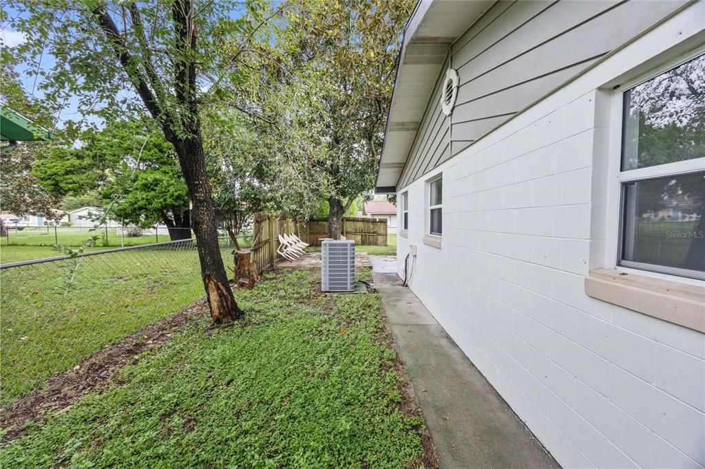 For Sale: $200,000 (3 beds, 2 baths, 1512 Square Feet)