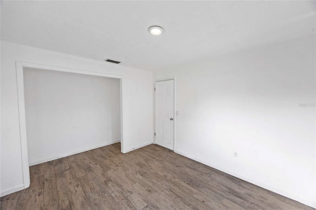For Sale: $200,000 (3 beds, 2 baths, 1512 Square Feet)