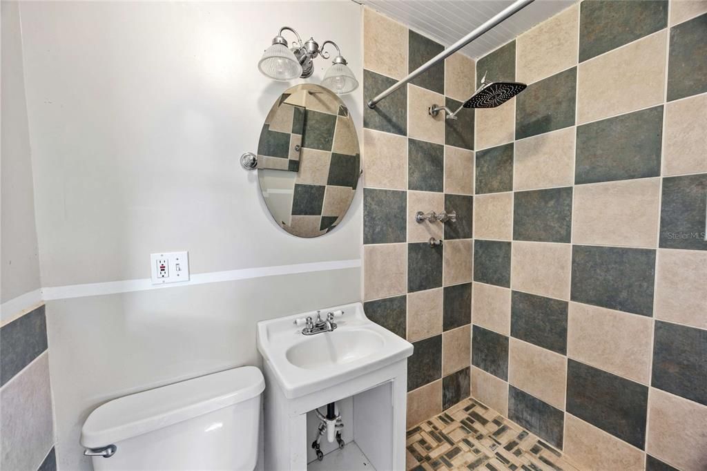 For Sale: $200,000 (3 beds, 2 baths, 1512 Square Feet)
