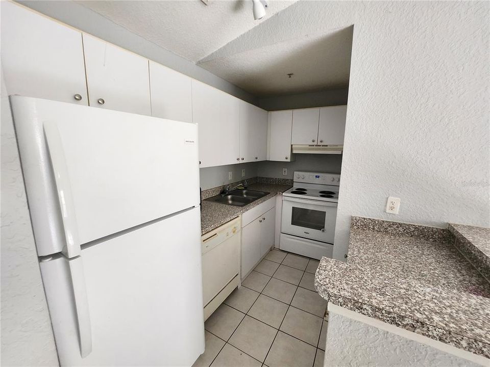 For Rent: $1,025 (1 beds, 1 baths, 499 Square Feet)