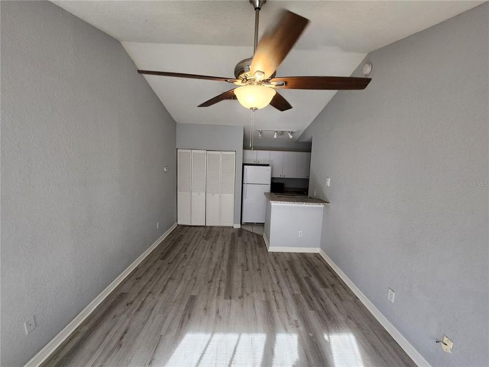 For Rent: $1,025 (1 beds, 1 baths, 499 Square Feet)