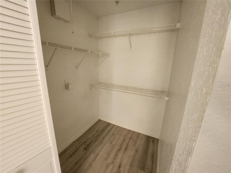 For Rent: $1,025 (1 beds, 1 baths, 499 Square Feet)