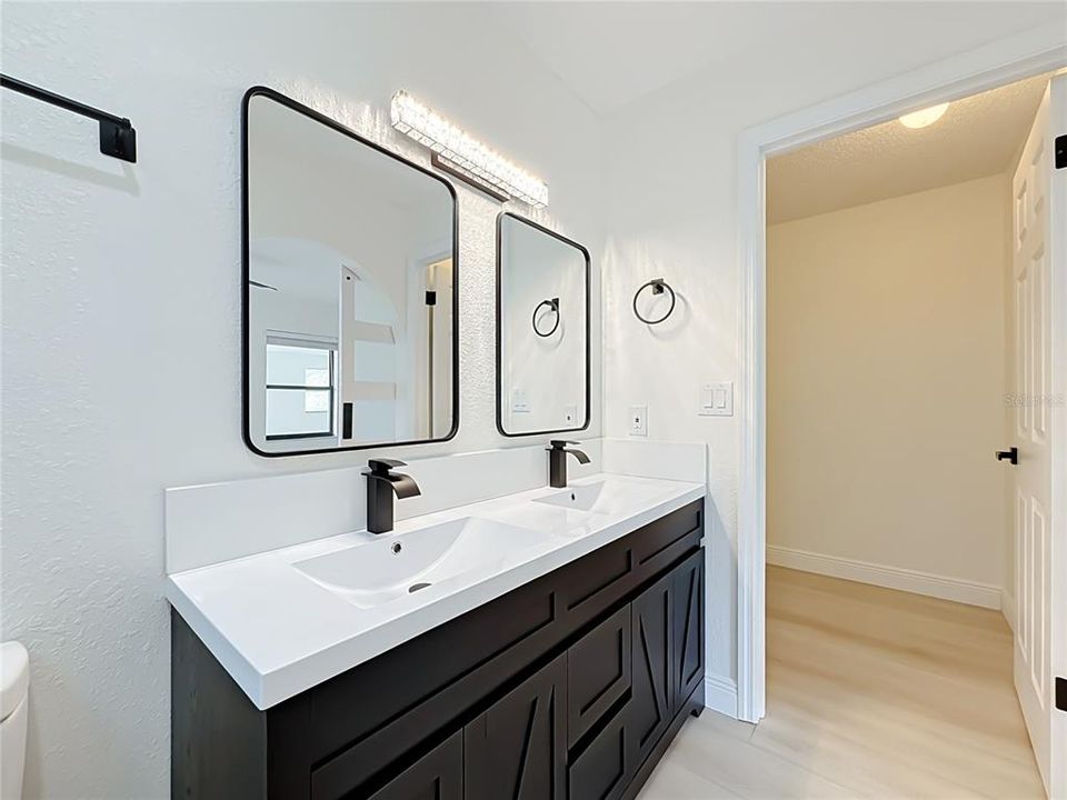 For Sale: $289,000 (3 beds, 2 baths, 1576 Square Feet)