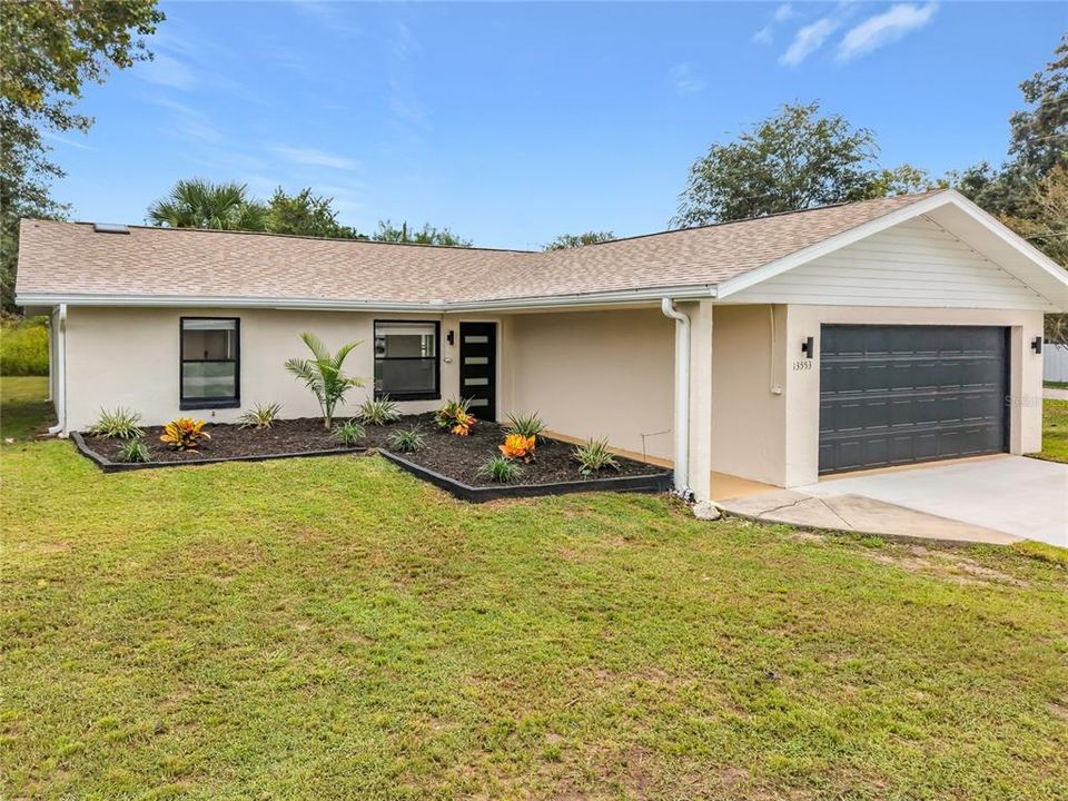 For Sale: $289,000 (3 beds, 2 baths, 1576 Square Feet)