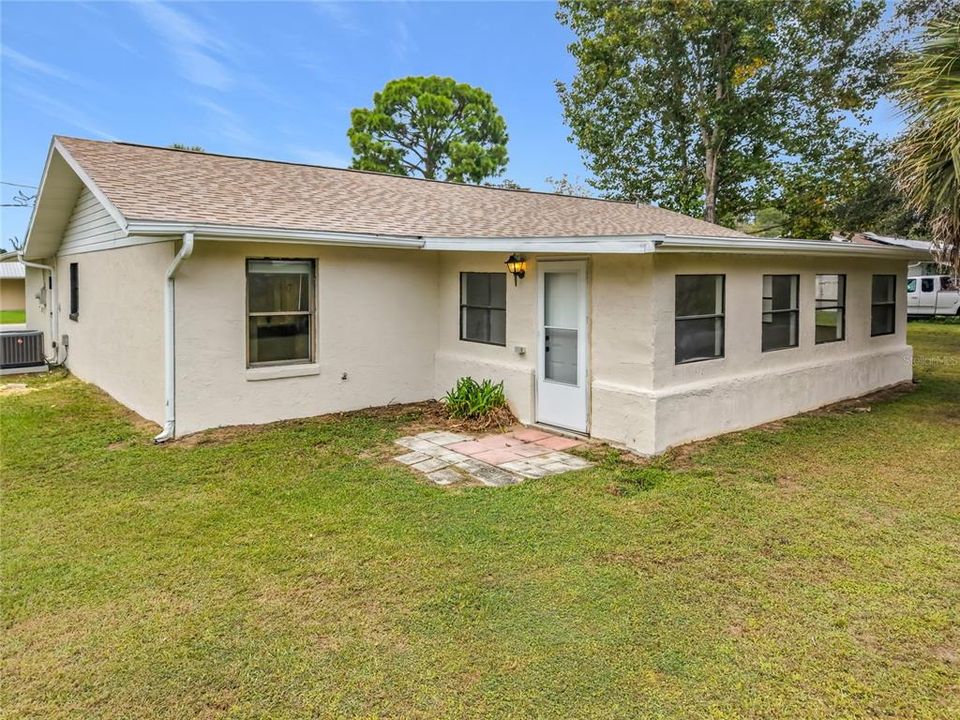 For Sale: $289,000 (3 beds, 2 baths, 1576 Square Feet)