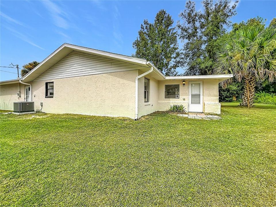 For Sale: $289,000 (3 beds, 2 baths, 1576 Square Feet)