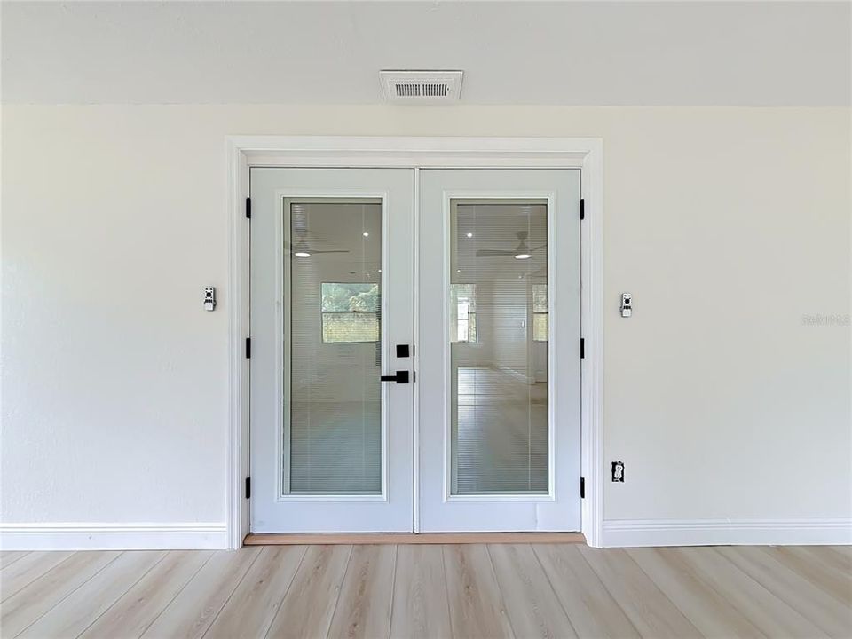 For Sale: $289,000 (3 beds, 2 baths, 1576 Square Feet)