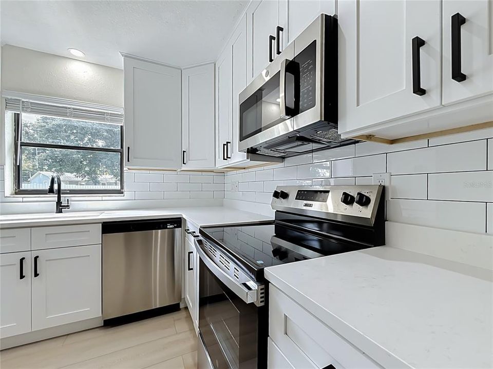 For Sale: $289,000 (3 beds, 2 baths, 1576 Square Feet)