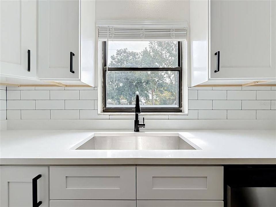 For Sale: $289,000 (3 beds, 2 baths, 1576 Square Feet)