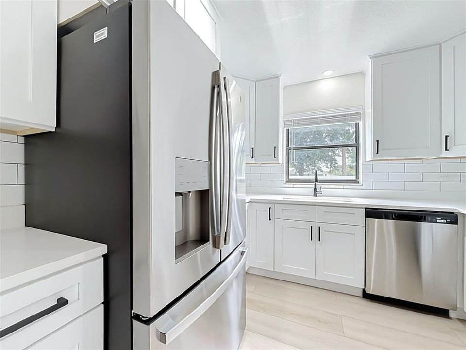 For Sale: $289,000 (3 beds, 2 baths, 1576 Square Feet)