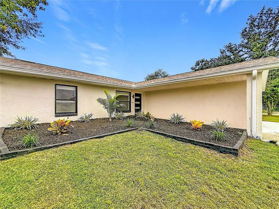For Sale: $289,000 (3 beds, 2 baths, 1576 Square Feet)