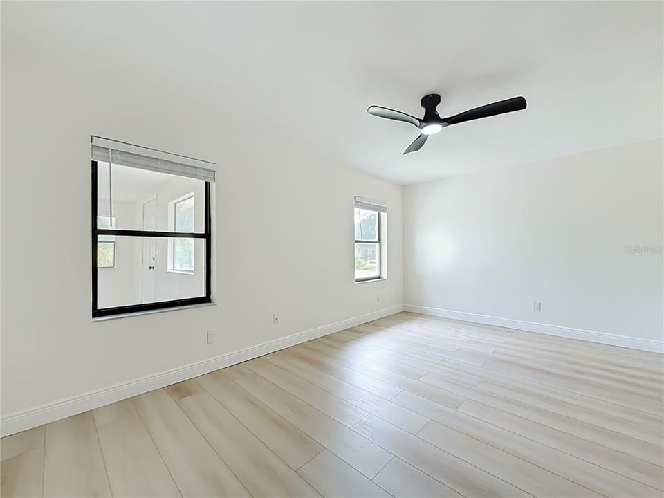 For Sale: $289,000 (3 beds, 2 baths, 1576 Square Feet)