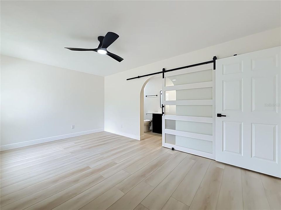For Sale: $289,000 (3 beds, 2 baths, 1576 Square Feet)