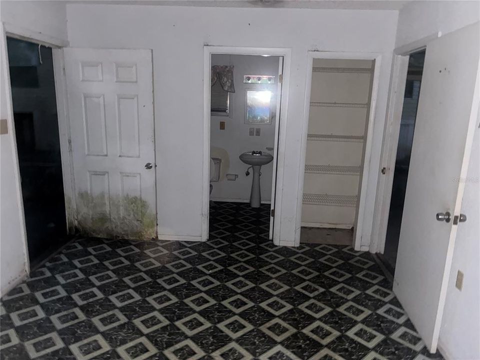 На продажу: $189,000 (3 спален, 2 ванн, 1960 Квадратных фут)