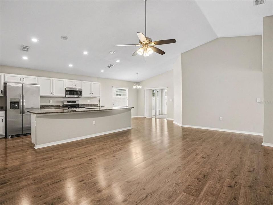 For Sale: $329,900 (4 beds, 2 baths, 1715 Square Feet)