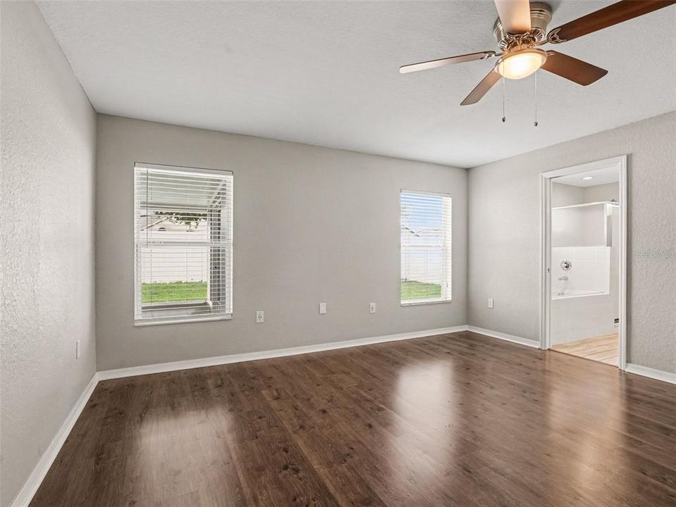 For Sale: $329,900 (4 beds, 2 baths, 1715 Square Feet)