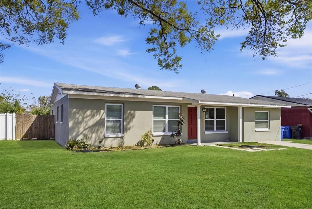 For Sale: $319,000 (3 beds, 2 baths, 1407 Square Feet)