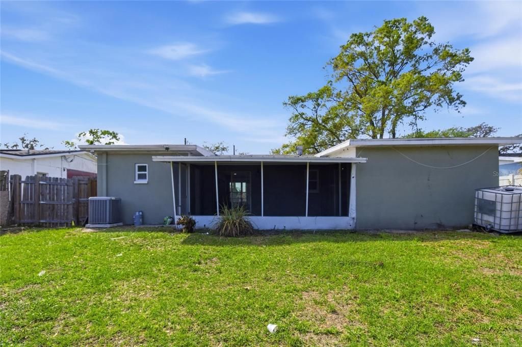 For Sale: $319,000 (3 beds, 2 baths, 1407 Square Feet)