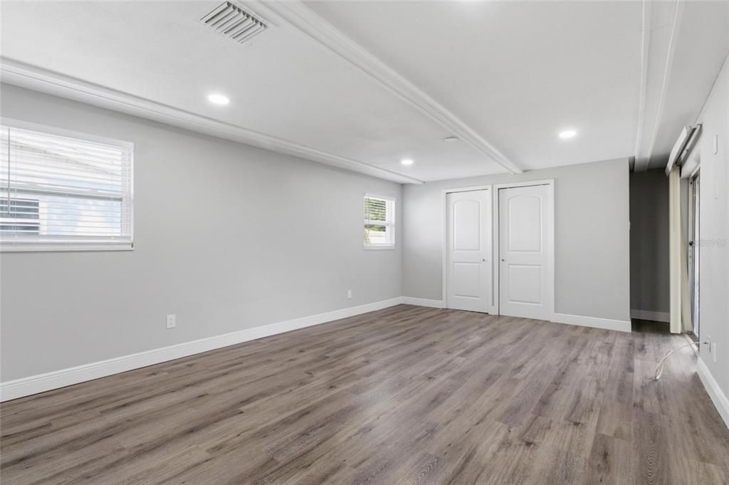 For Sale: $319,000 (3 beds, 2 baths, 1407 Square Feet)