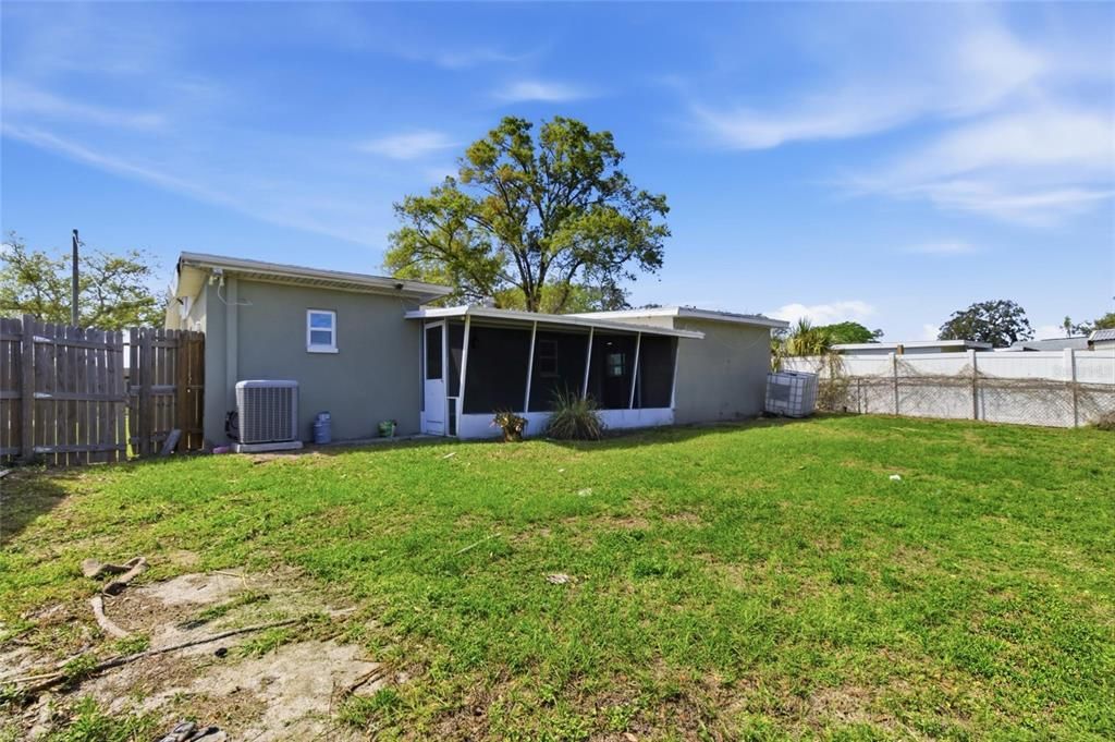 For Sale: $319,000 (3 beds, 2 baths, 1407 Square Feet)
