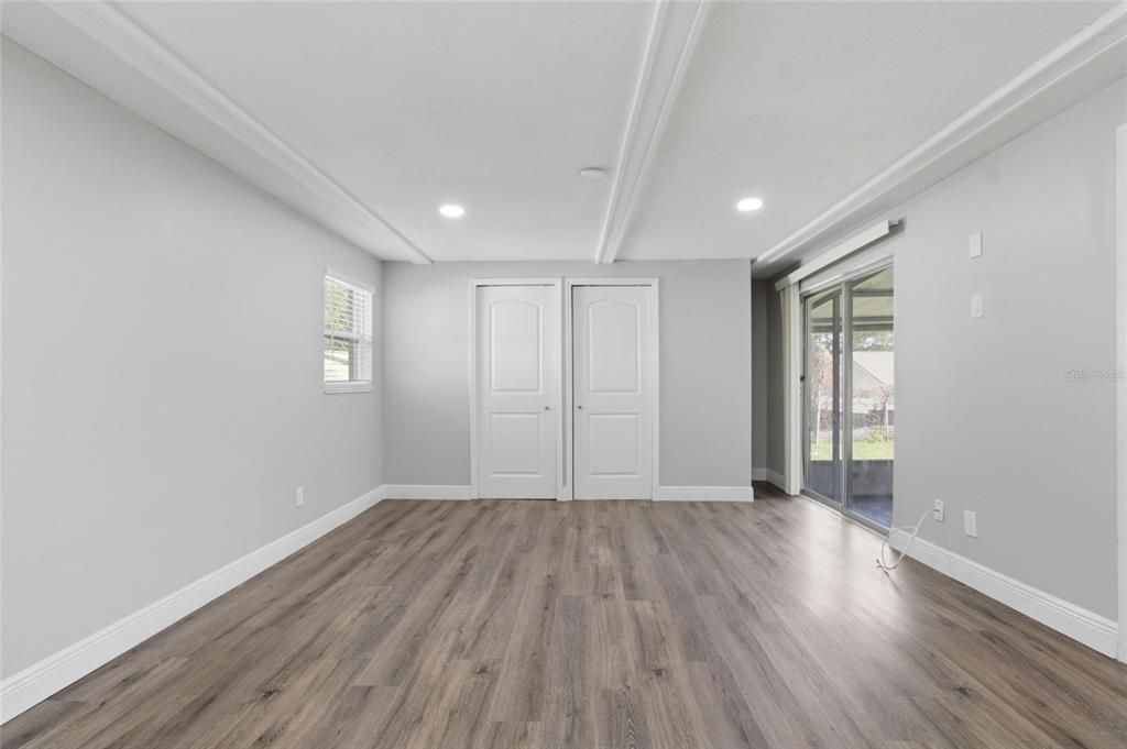 For Sale: $319,000 (3 beds, 2 baths, 1407 Square Feet)
