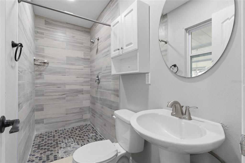 For Sale: $319,000 (3 beds, 2 baths, 1407 Square Feet)