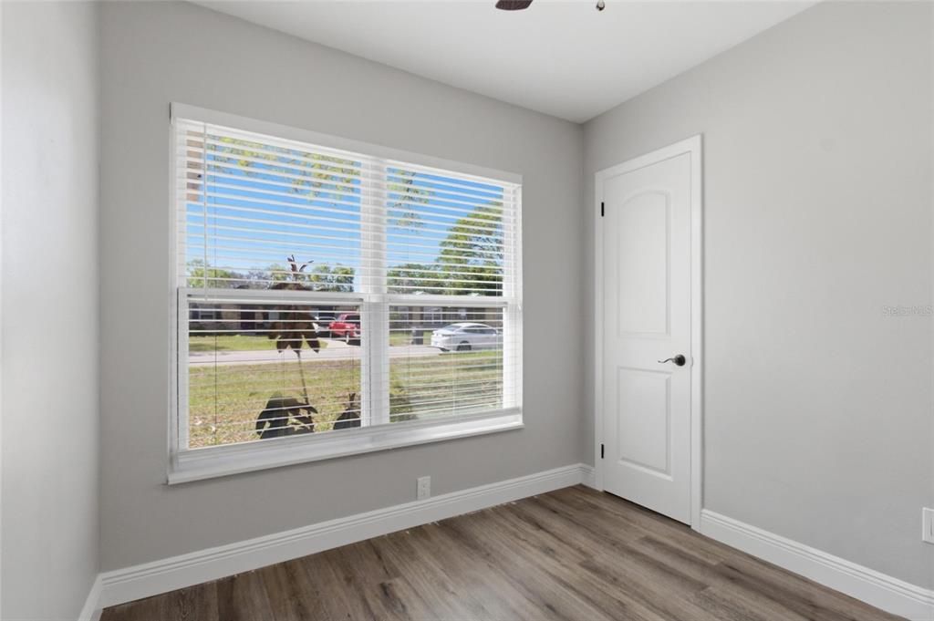 For Sale: $319,000 (3 beds, 2 baths, 1407 Square Feet)