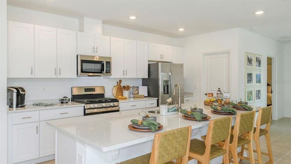 For Rent: $2,500 (4 beds, 3 baths, 2105 Square Feet)