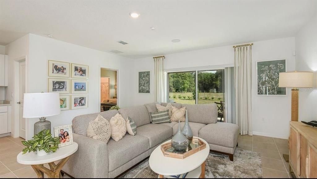 For Rent: $2,500 (4 beds, 3 baths, 2105 Square Feet)
