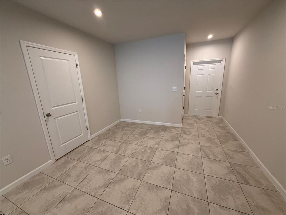В аренду: $2,200 (3 спален, 2 ванн, 1431 Квадратных фут)