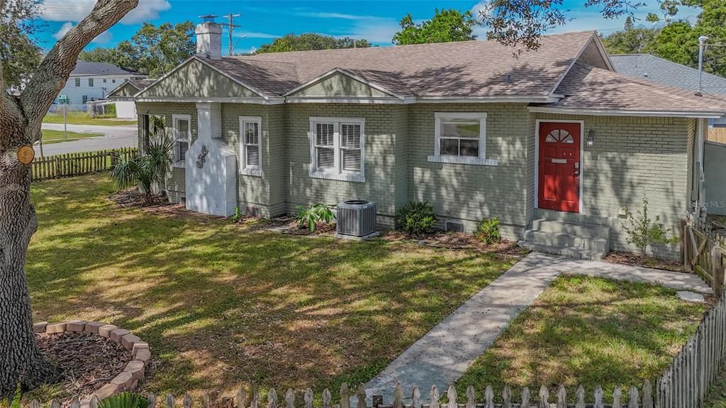 En Venta: $349,000 (3 camas, 2 baños, 1164 Pies cuadrados)